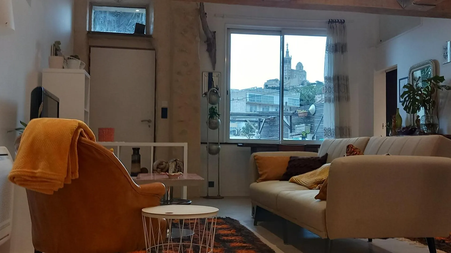 Appartement Vue Notre Dame + Exterieur Verdoyant Marseille 0*,  France